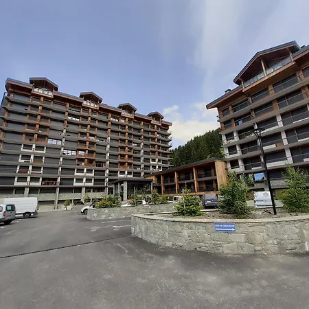 Aux Pieds Avec Parking - Fr-1-514-33 *