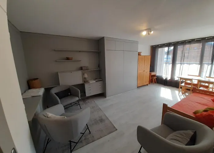 Aux Pieds Avec Parking - Fr-1-514-33 *