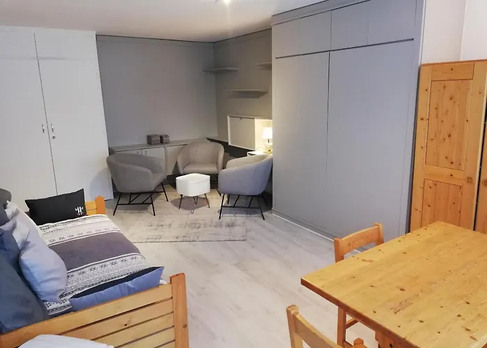 Aux Pieds Avec Parking - Fr-1-514-33 * Courchevel