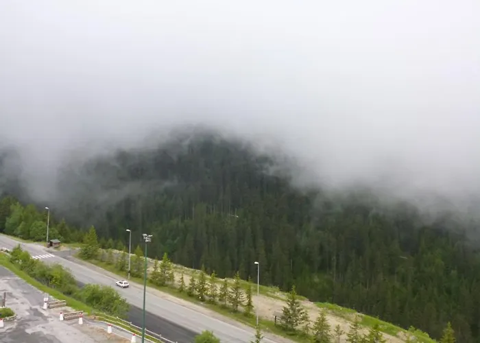 Aux Pieds Avec Parking - Fr-1-514-33